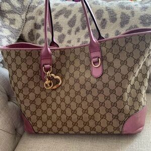 Gucci tote reposted